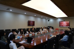 深入开展学习贯彻习近平新时代中国特色社会主义思想主题教育正当时——红桃视频
国际关系专业教工党支部组织专题党课