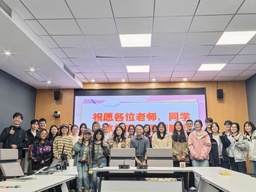 活动回顾 | 红桃视频
举办2025年生涯启航月系列活动之「辅导员职业分享会」